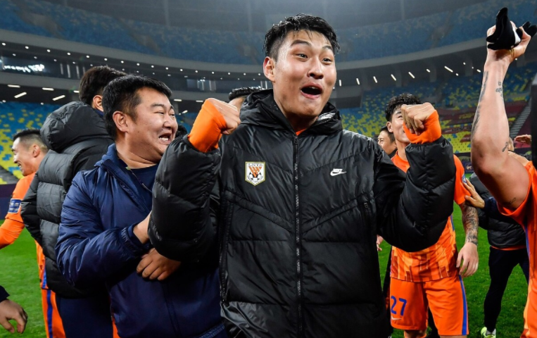 今夜欧超杯传出新动向，成都蓉城回应争议，管理层表态——球迷炸锅，数据趋势出现新变化的简单介绍-开云网页版